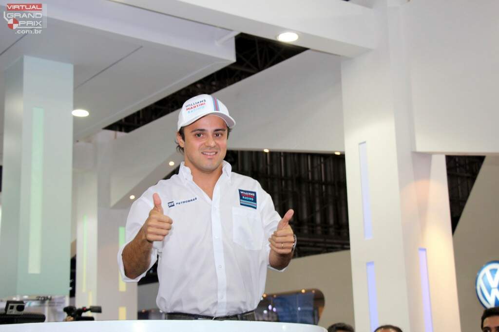Felipe Massa comemora seu tempo no Simulador