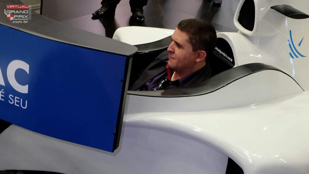 Simulador F1 Autotrac - Fenatran 2015 (14)