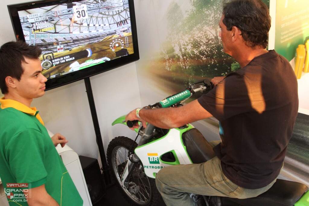 Simulador de Moto GP e Motocross Virtual Grand Prix  (1)