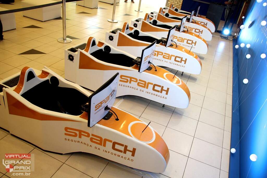 Simuladores F1 Sparch (Cio Brasil 2014 - Costão do Santinho) www.virtualgrandprix.com.br  (17)